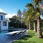 - Vue Avec Piscine Privee