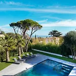 - Vue Avec Piscine Privee Saint Aygulf