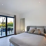 - Vue Avec Piscine Privee *