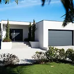 - Vue Avec Piscine Privee *