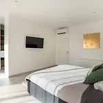 - Vue Avec Piscine Privee *