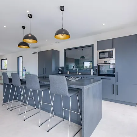 - Avec Piscine Proche Tatil Evi Saint Aygulf