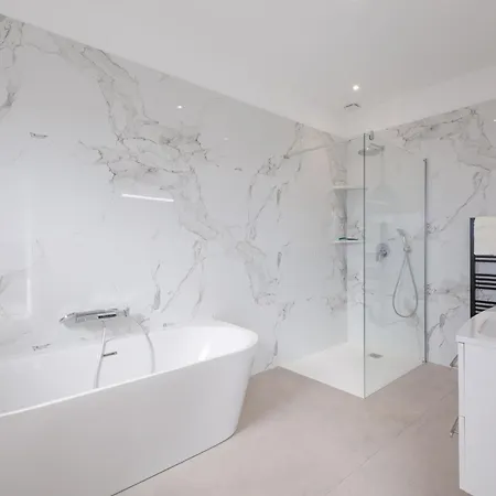 - Avec Piscine Proche Saint-Aygulf