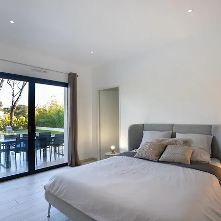 - Vue Avec Piscine Privee *