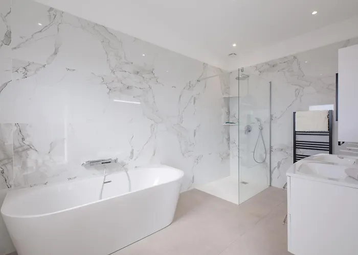 - Vue Avec Piscine Privee Vakantiehuis Saint Aygulf