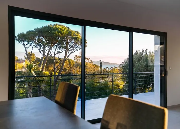 - Vue Avec Piscine Privee Vakantiehuis Saint Aygulf