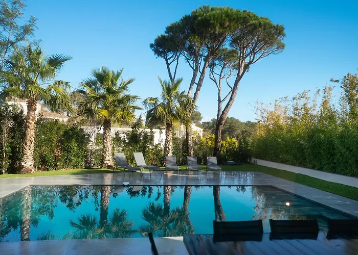 - Vue Avec Piscine Privee *